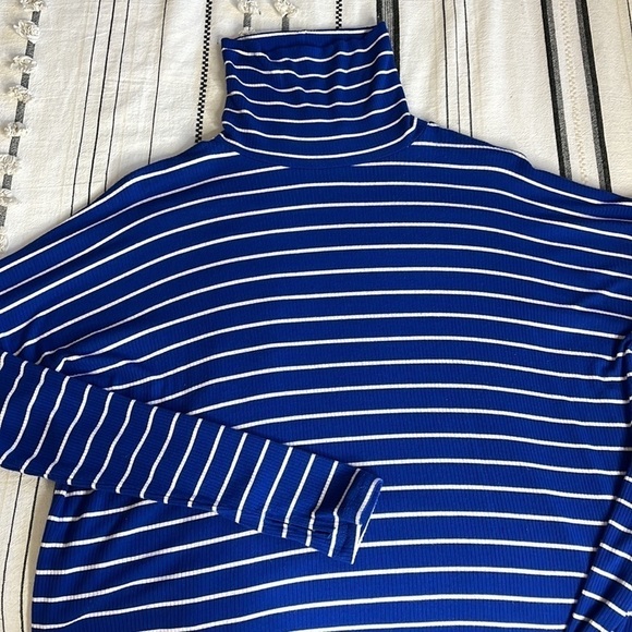 Michael kors • striped ribbed turtleneck long sleeve w/thumbholes - Picture 6 of 10